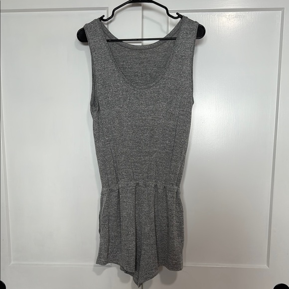 GAP Gray Sleeveless Jumpsuit - Picture 3 of 3